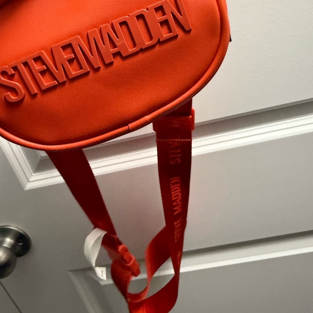 NWOT Steve Madden Orange Belt Bag - Picture 2 of 4